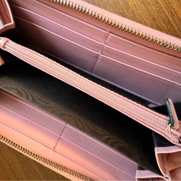 Gucci Pink Guccissima Zip Wallet - Picture 2 of 8